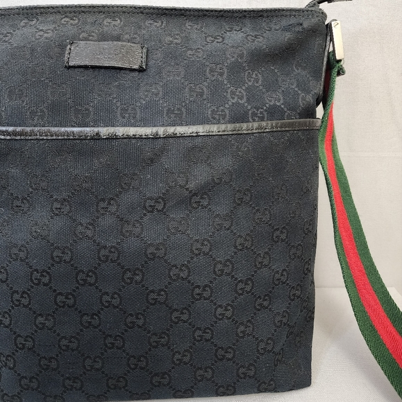 ✨️GUCCI GG Canvas Web Messenger Bag - Picture 4 of 15